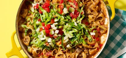 One-pot mac & cheeseburger