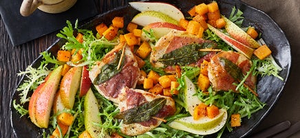 Hähnchenschnitzel mit Birnen-Kürbis-Salat
