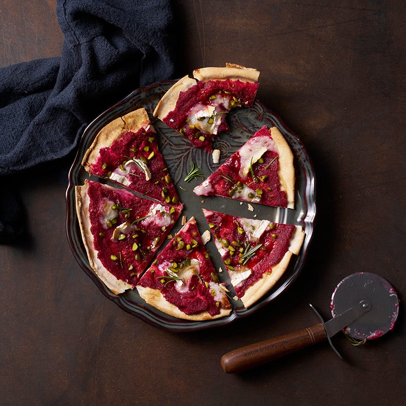 ViktVäktarna - Libapizza med rödbetshummus, rosmarin, pistage och chèvre