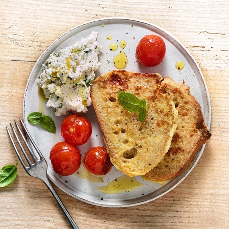 Photo de Pain doré salé avec ricotta aux herbes et tomates par WW