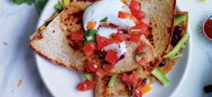 Quesadillas aux légumes et aux haricots noirs