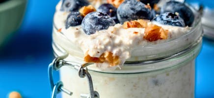 Banana-blueberry overnight oats