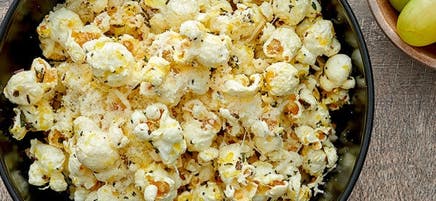 Maïs éclaté au citron, au thym et au pecorino