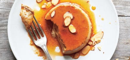 Flans au café et aux amandes
