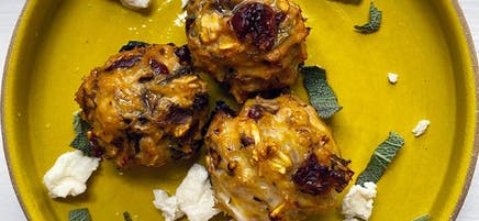 Boulettes de poulet aux canneberges et à la sauge