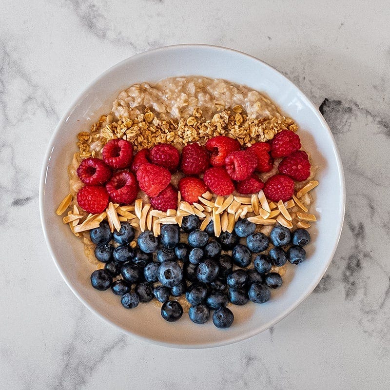 Mixed berry oats