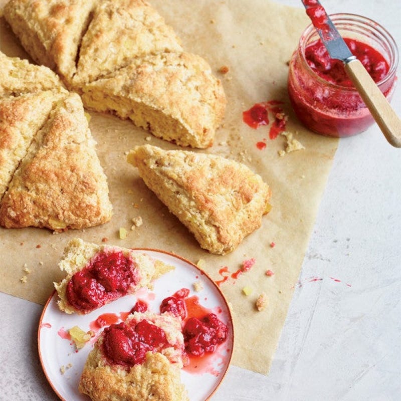 Photo de Gâteaux déjeuner au gingembre avec confiture de fraises rapide par WW