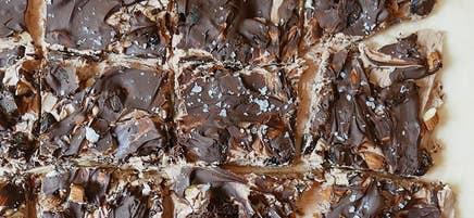 Yoghurt date bark