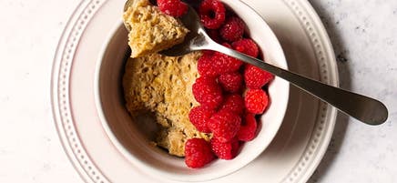 Microwave banana and oat mug muffin