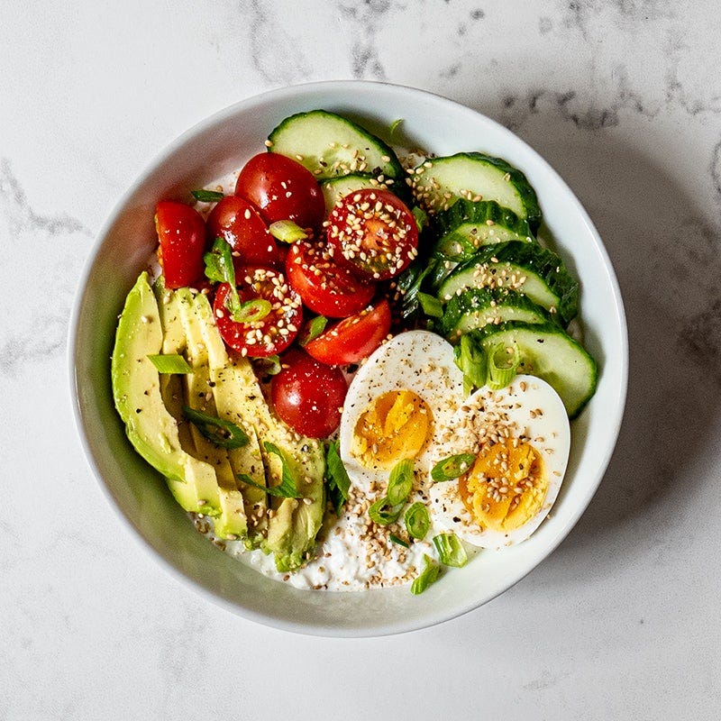 Foto van Cottage cheese bowl met ei en avocado door WW