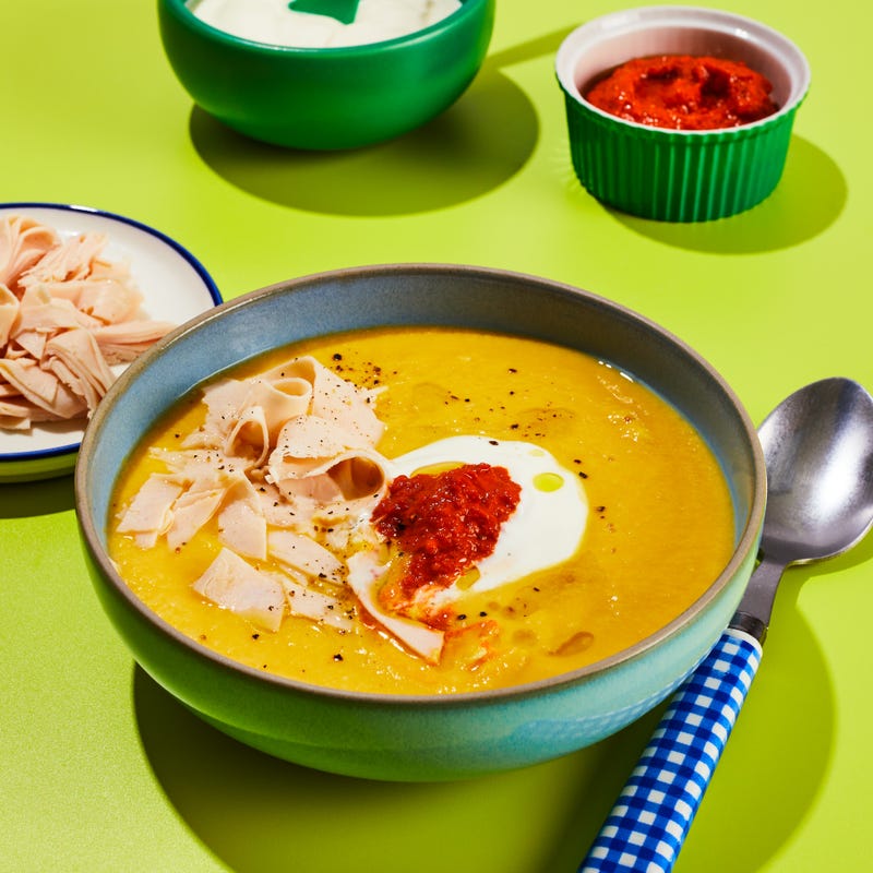 Hummussuppe mit Geflügelschinken