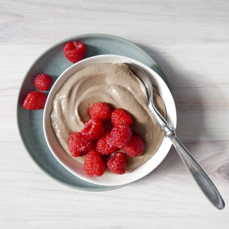 Avocado-Schoko-Pudding mit Himbeeren