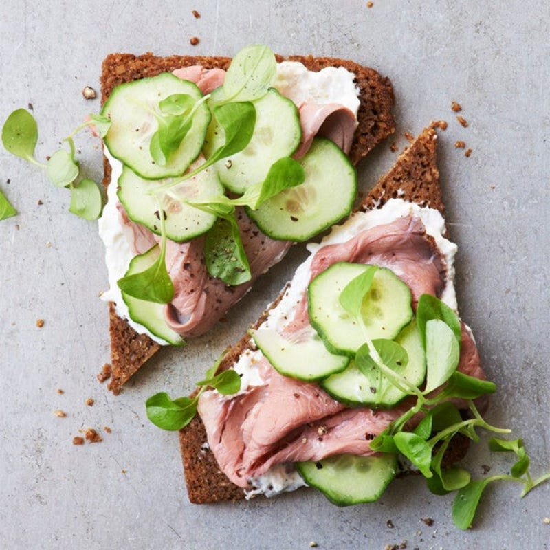 Photo of Open-face roast beef sandwiches with horseradish by WW