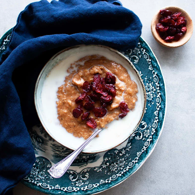 Lebkuchenporridge mit Cranberries