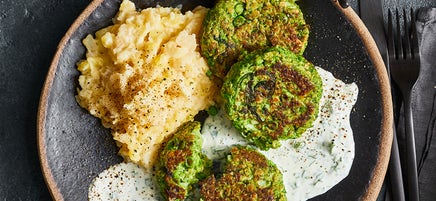 Grüne Tätschli mit Petersiliensauce