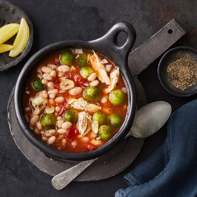 Hähnchen-Winterminestrone mit weißen Bohnen