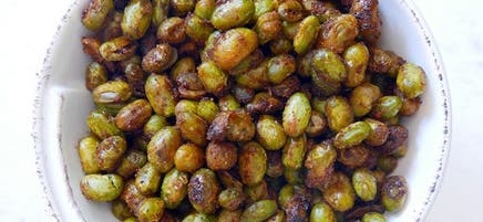 Crispy BBQ roasted edamame