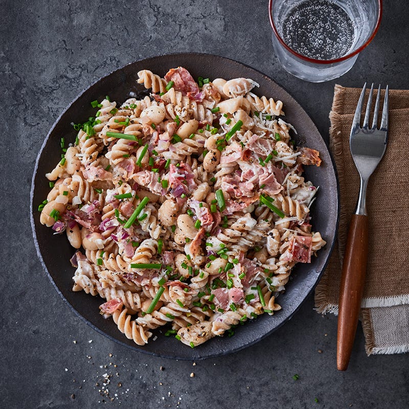 Nudeln mit weißen Bohnen