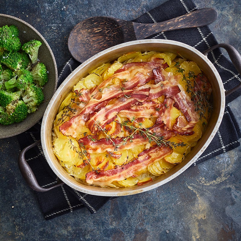 Hotpot mit Kartoffeln, Zwiebeln und Bacon