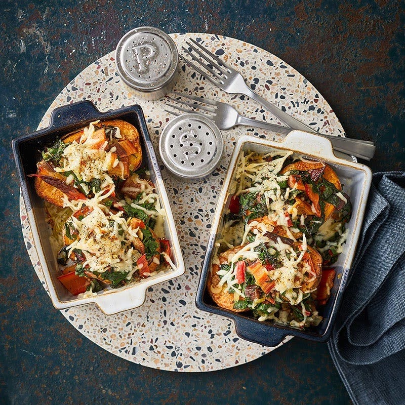 Pommes de terre en croûte de fromage aux côtes de blette