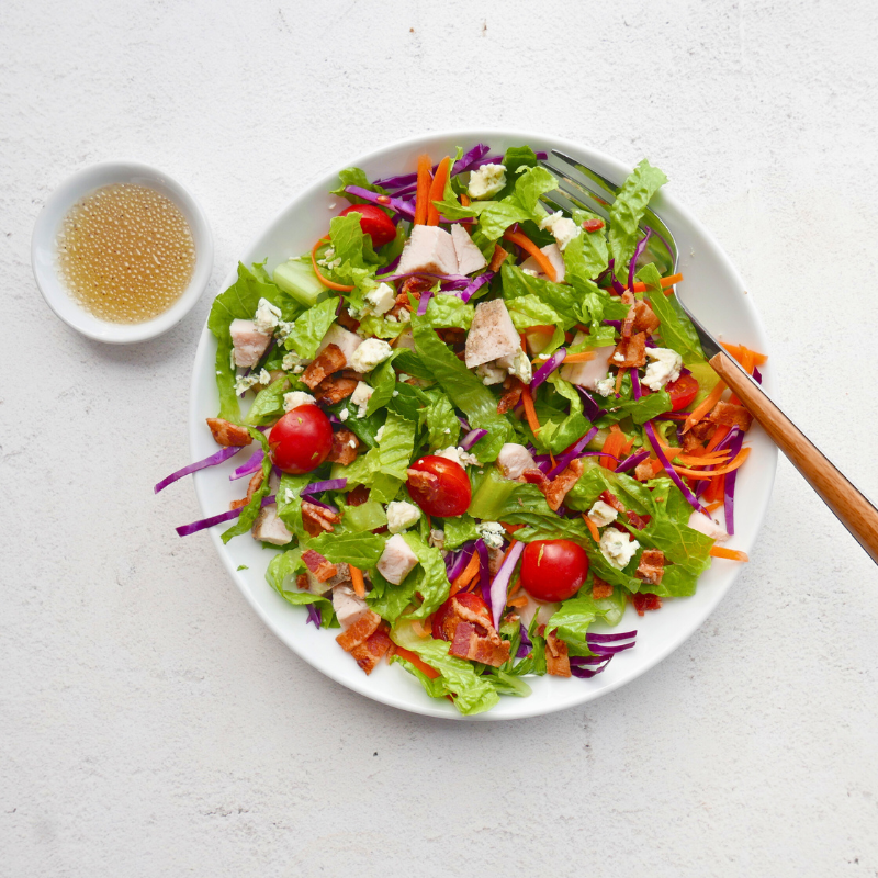Photo de Bol de salade de buffet BLT à la dinde par WW