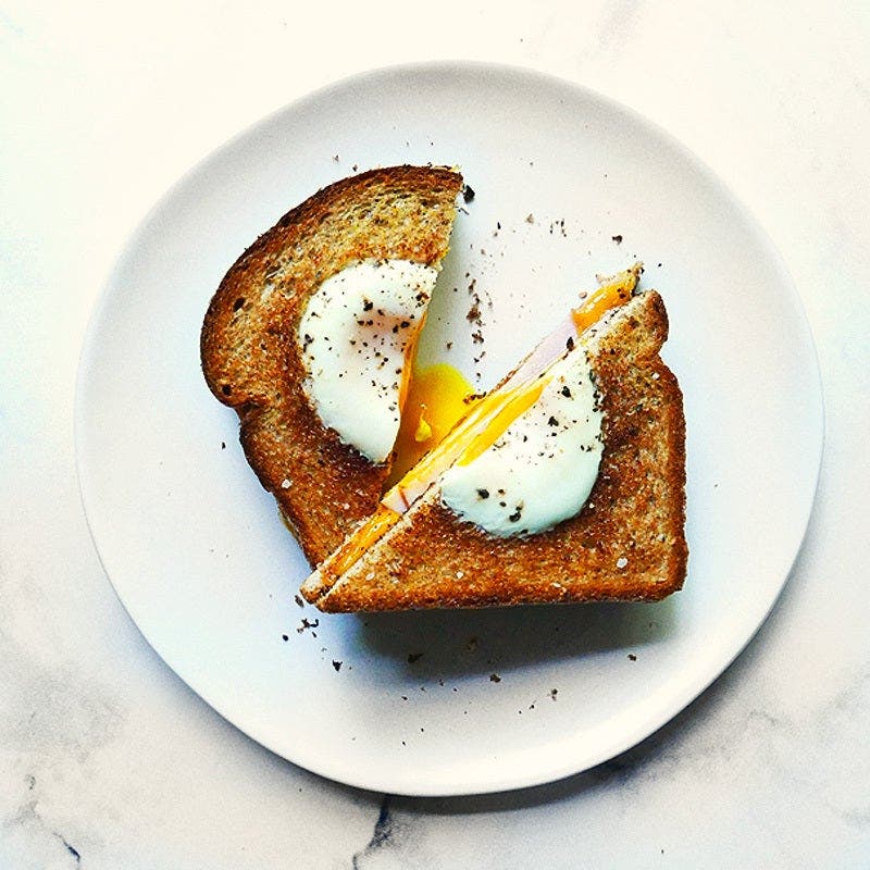 Gegrilltes Käse-Ei-Sandwich