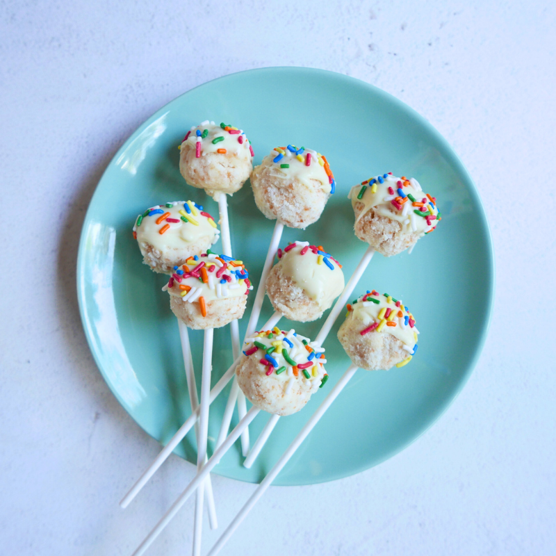 Photo of White chocolate cake pops by WW