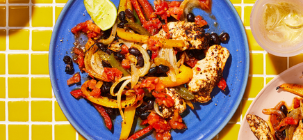 Fajita chicken and black bean tray bake