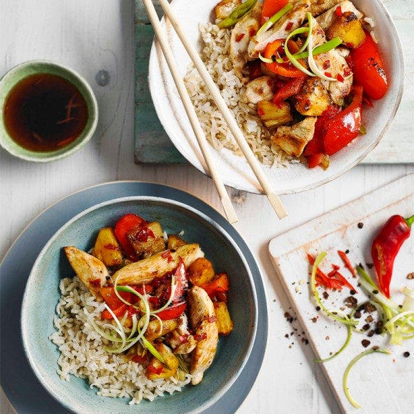Sauté de poulet et d’ananas au gingembre