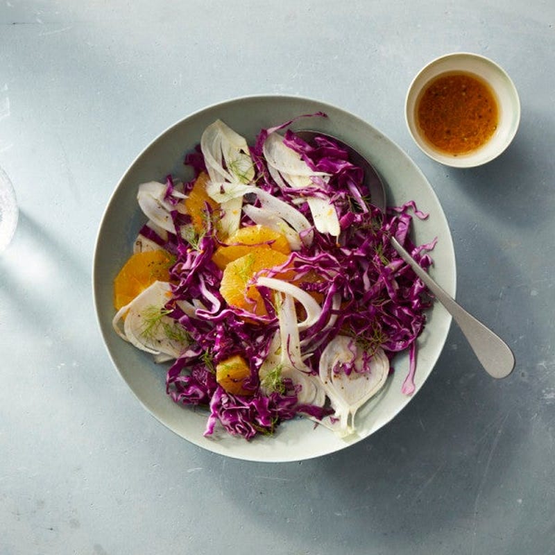 Salade de fenouil, orange et chou rouge avec vinaigrette aux agrumes