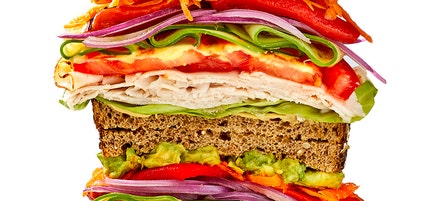 Club sandwich à la dinde et à la purée d’avocat