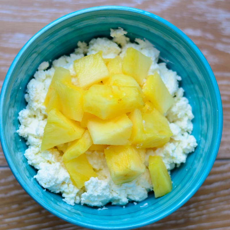 Cottage cheese and pineapple