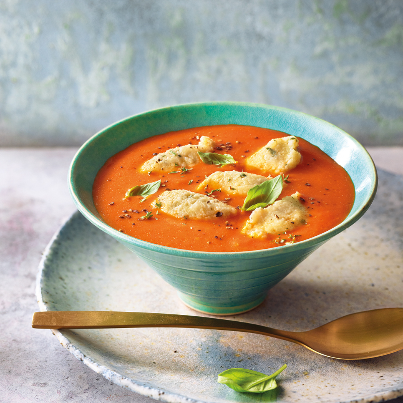 Tomato soup with semolina dumplings