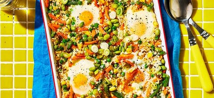 Riz de chou-fleur et œuf sur le plat