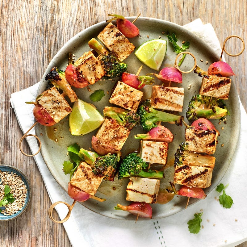 Brochettes de tofu sauce cacahuètes